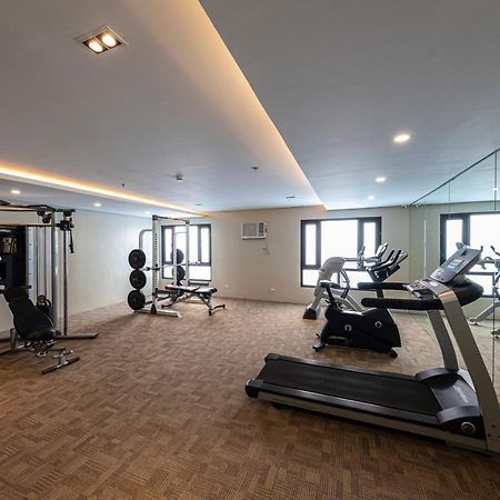 Cebu Family Suites Powered By Cocotel ภายนอก รูปภาพ