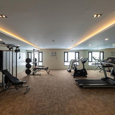 Cebu Family Suites Powered By Cocotel ภายนอก รูปภาพ