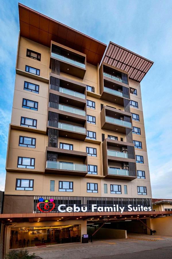Cebu Family Suites Powered By Cocotel ภายนอก รูปภาพ